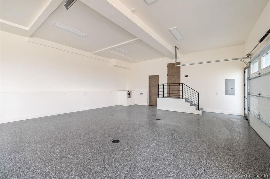 Spacious, unfurnished interior of a new home in , Silverthorne (Image 21).