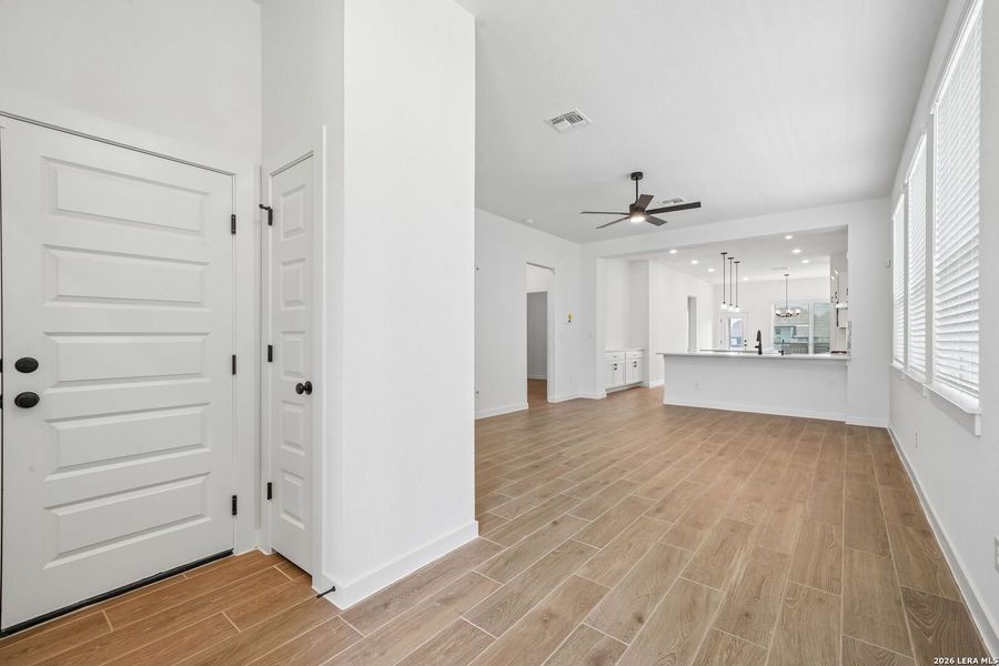 Spacious, unfurnished interior of a new home in Legacy at Lake Dunlap, New Braunfels (Image 20). Spacious, unfurnished interior of a new home in Legacy at Lake Dunlap, New Braunfels (Image 20).