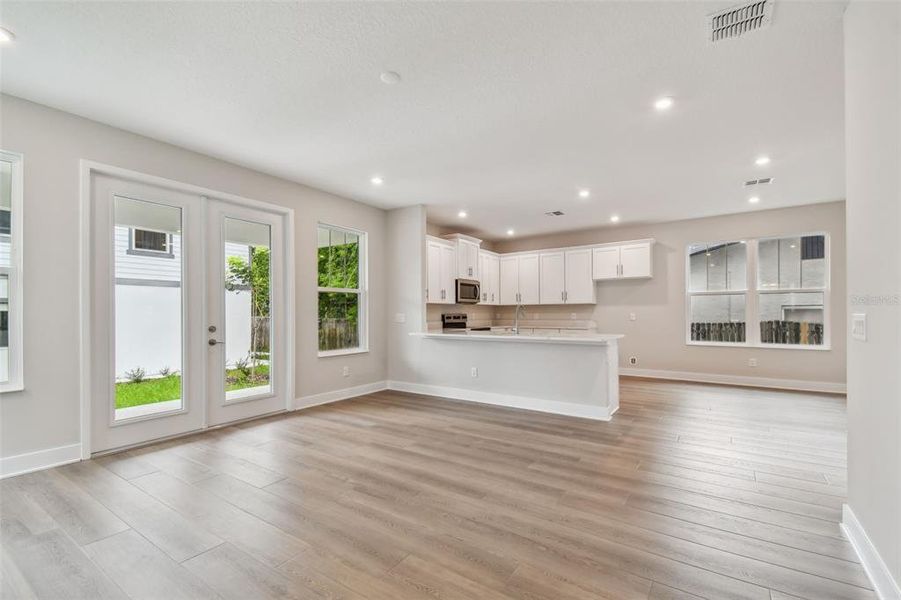 Spacious, unfurnished interior of a new home in , St. Petersburg (Image 27). Spacious, unfurnished interior of a new home in , St. Petersburg (Image 27).