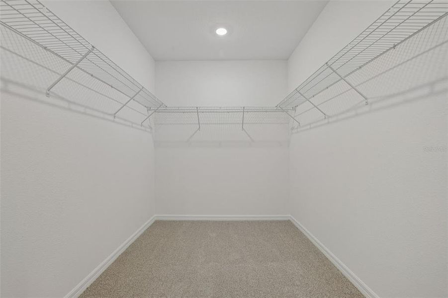 Spacious, unfurnished interior of a new home in The Reserve at Twin Lakes, St. Cloud (Image 28).