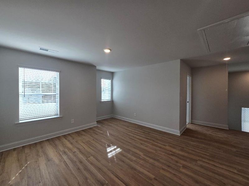 Spacious, unfurnished interior of a new home in Waters Edge, Mansfield (Image 25).