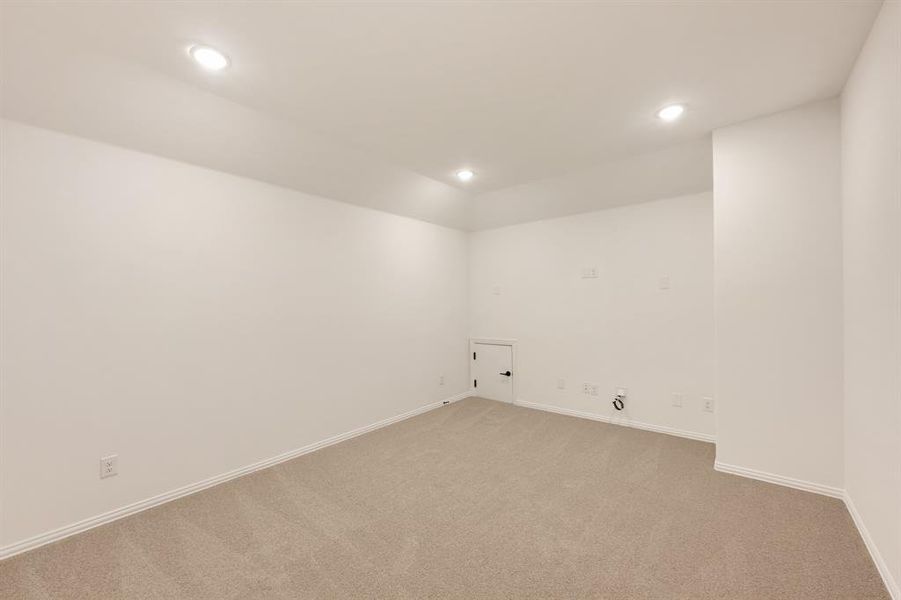 Spacious, unfurnished interior of a new home in Willow Wood Classic 50, McKinney (Image 13).