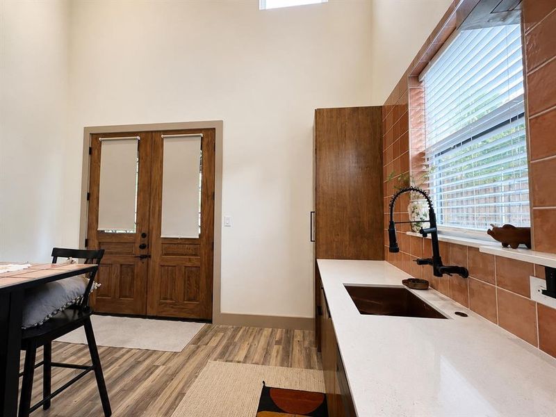 Furnished interior view inside a new home in , Dallas (Image 30).