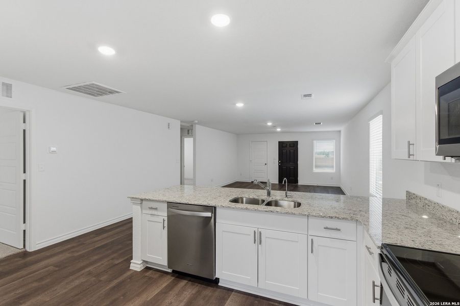 Furnished interior view inside a new home in Cinco Lakes, San Antonio (Image 12).