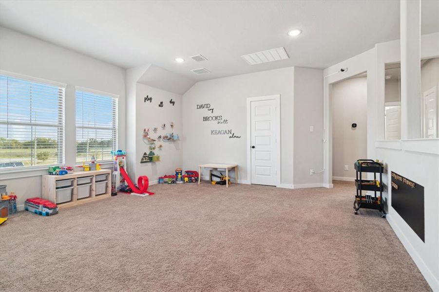 Image 36 of a home in Creekside.