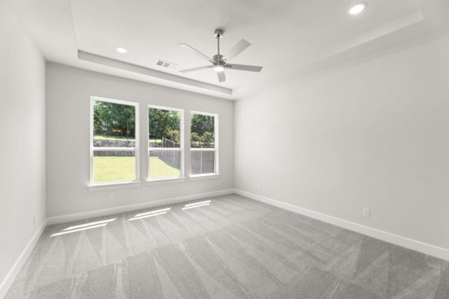 Spacious, unfurnished interior of a new home in The Highlands, Rockwall (Image 24).