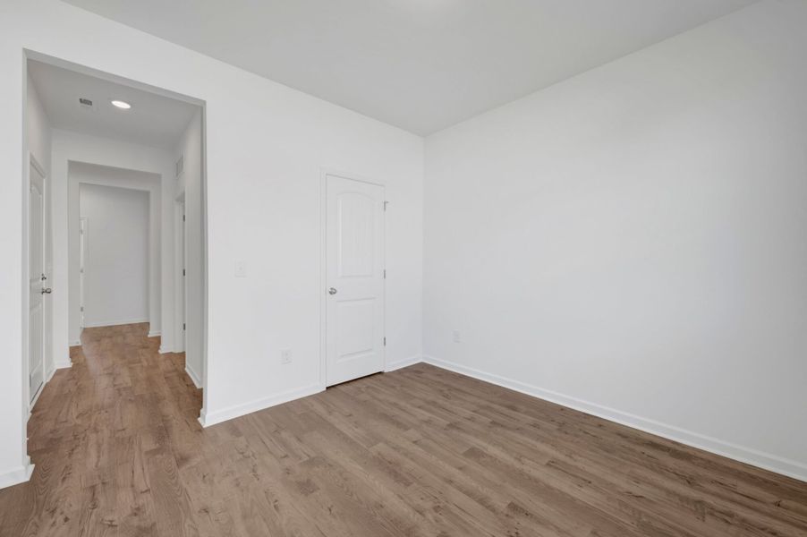 Spacious, unfurnished interior of a new home in Providence Creek, Fuquay Varina (Image 9).