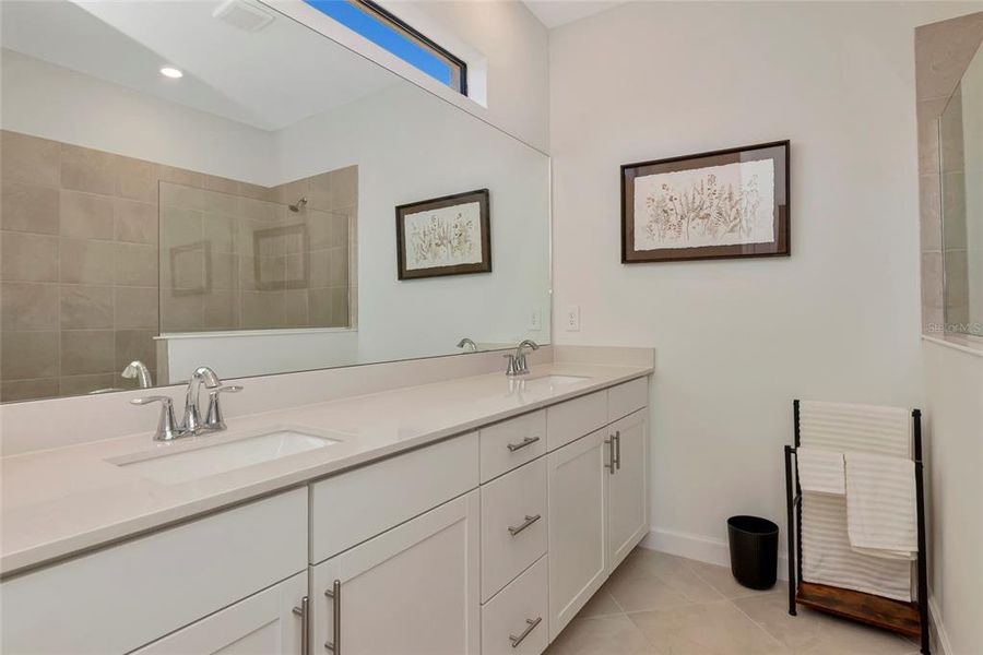 Furnished interior view inside a new home in Lorraine Lakes at Lakewood Ranch, Lakewood Ranch (Image 31).