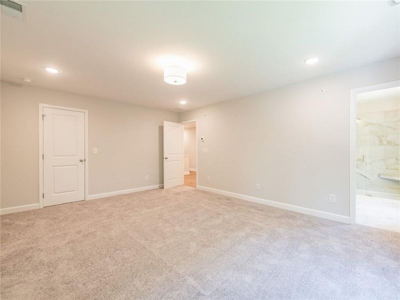 Spacious, unfurnished interior of a new home in River Walk Place, Lawrenceville (Image 29).