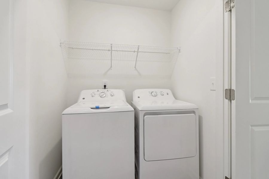 Representative interior finishes for a home built from the Cosmos by Starlight Homes in Chestnut Grove, Douglasville (Image 15).