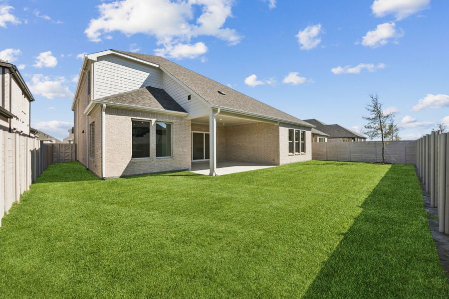 Exterior details and patio area of a home in Painted Tree Lakeside, McKinney (Image 4).