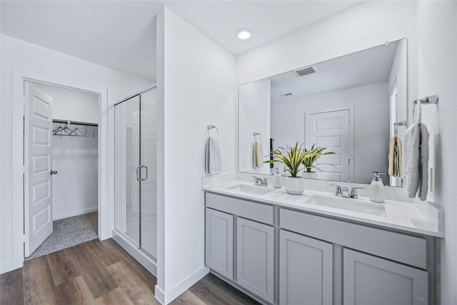 Furnished interior view inside a new home in Highland Court, Houston (Image 26).
