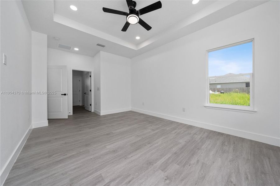 Spacious, unfurnished interior of a new home in , Palm Bay (Image 17).