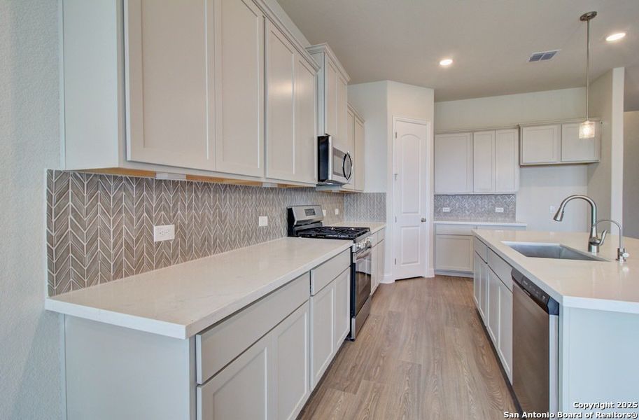 Furnished interior view inside a new home in The Crossvine, Schertz (Image 11). Furnished interior view inside a new home in The Crossvine, Schertz (Image 11).