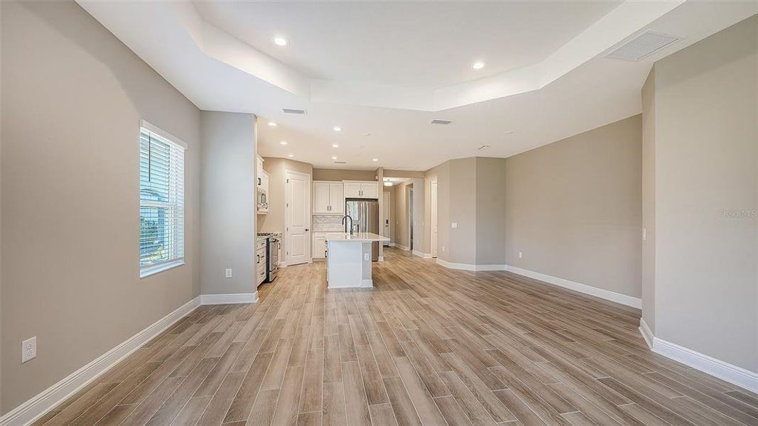 Spacious, unfurnished interior of a new home in , Venice (Image 28).