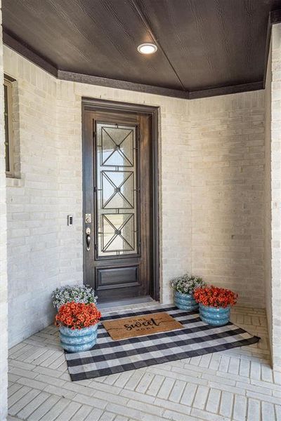Exterior details and patio area of a home in , Northlake (Image 4).