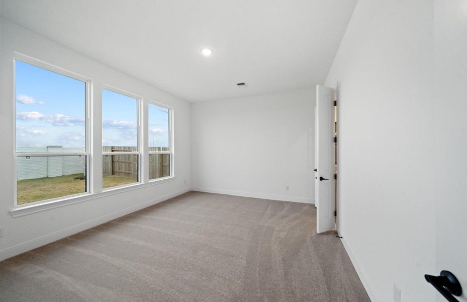 Image 34 of a home in Valencia. Image 34 of a home in Valencia.