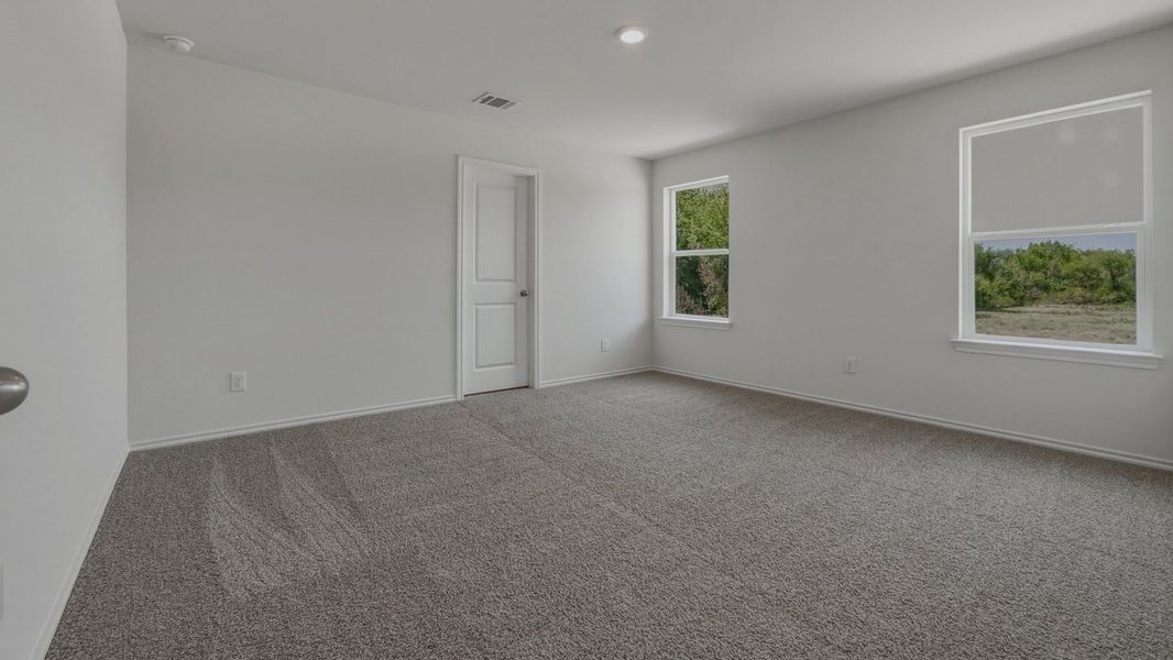 Spacious, unfurnished interior of a new home in Stonewood, Sulphur Springs (Image 7).