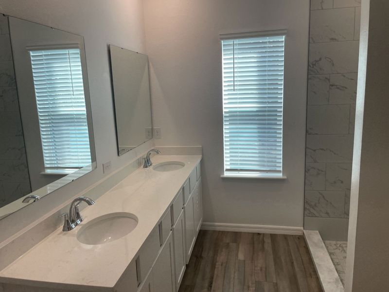 Furnished interior view inside a new home in Royal Highlands, Weeki Wachee (Image 4).