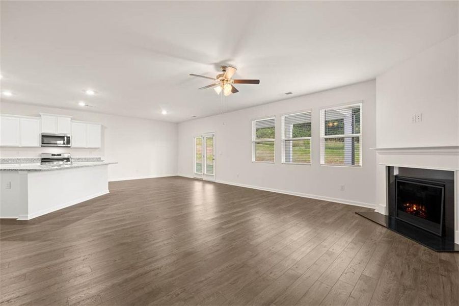 Spacious, unfurnished interior of a new home in Bridle Creek, Locust Grove (Image 11).