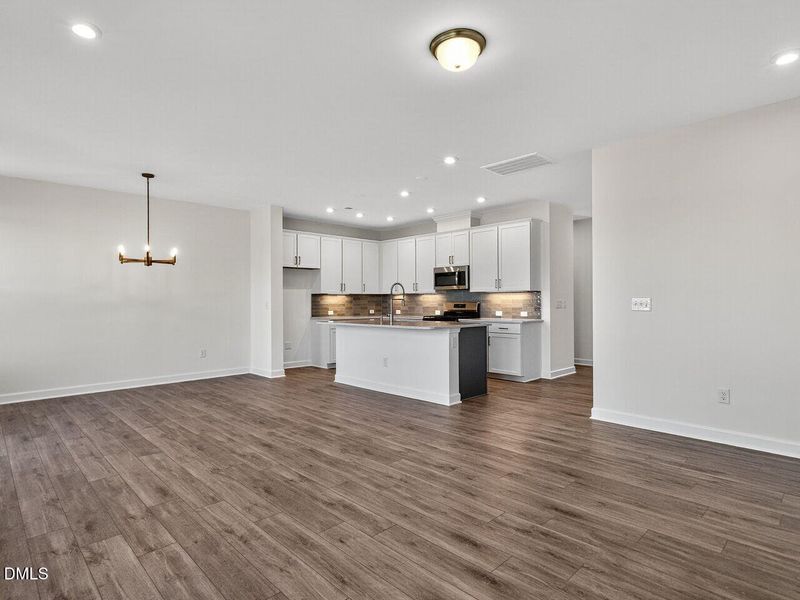 010-1280x960-family-room