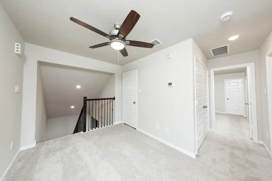 Spacious, unfurnished interior of a new home in Lake Conroe Area Homes, Montgomery (Image 8).