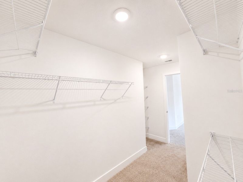 Spacious, unfurnished interior of a new home in Harmony Central, St. Cloud (Image 19).