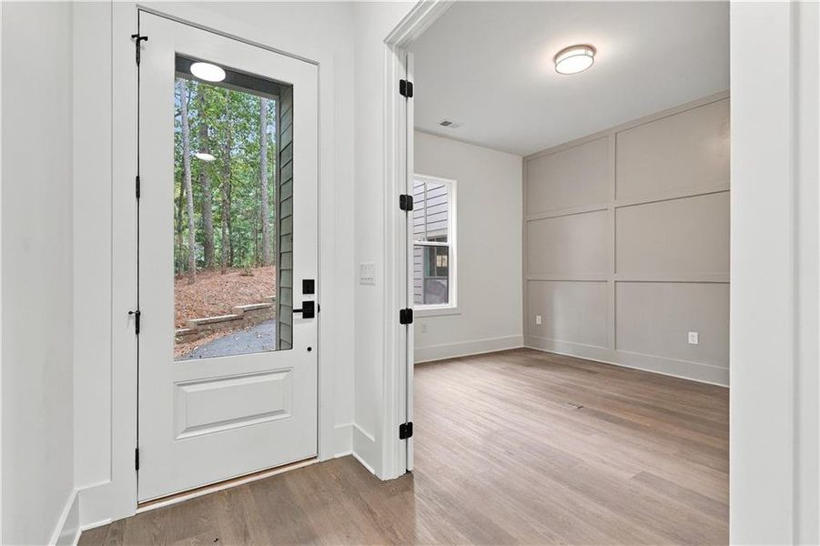 Spacious, unfurnished interior of a new home in , Jasper (Image 24).