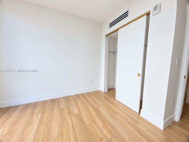 Spacious, unfurnished interior of a new home in , Miami (Image 11).