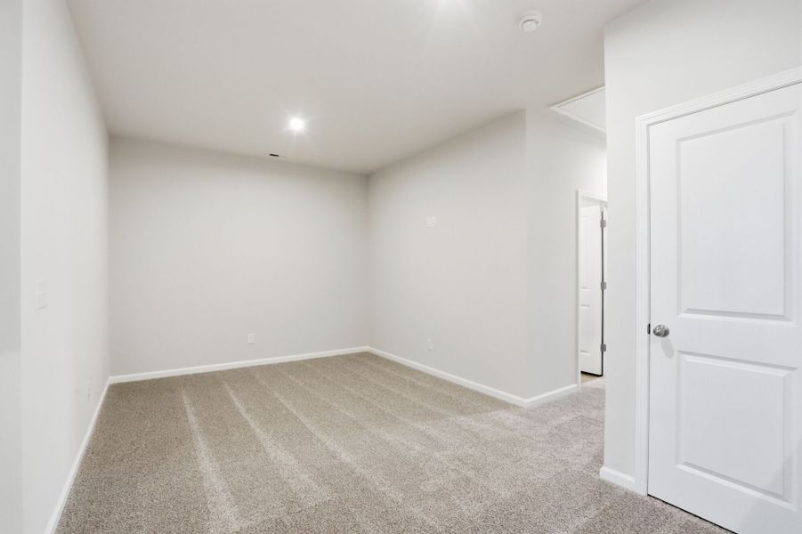 Spacious, unfurnished interior of a new home in Bratton Pointe, Rock Hill (Image 18).