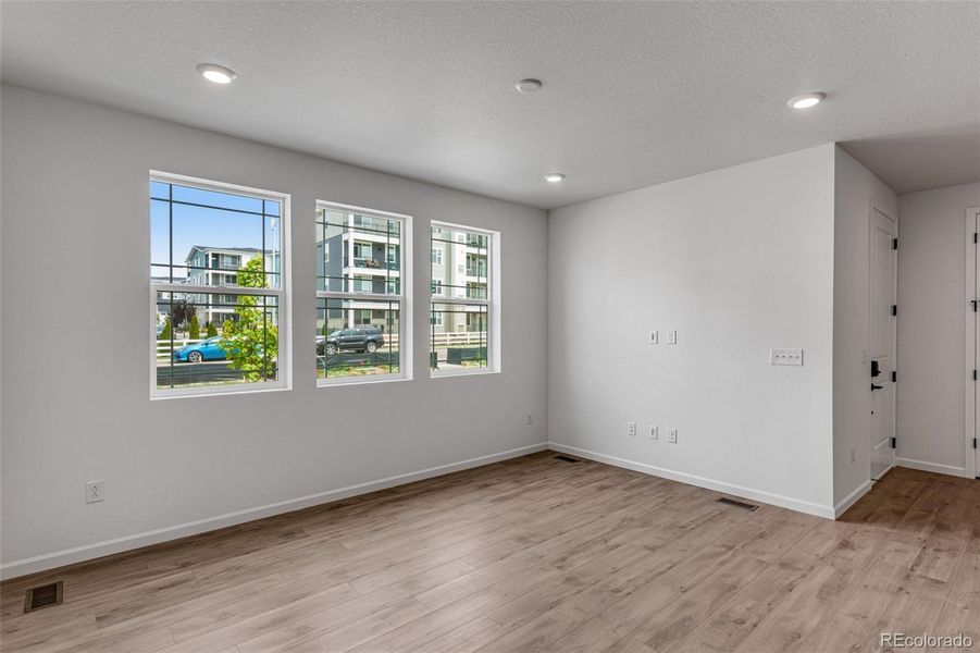Spacious, unfurnished interior of a new home in Sugar Mill Village, Longmont (Image 29). Spacious, unfurnished interior of a new home in Sugar Mill Village, Longmont (Image 29).