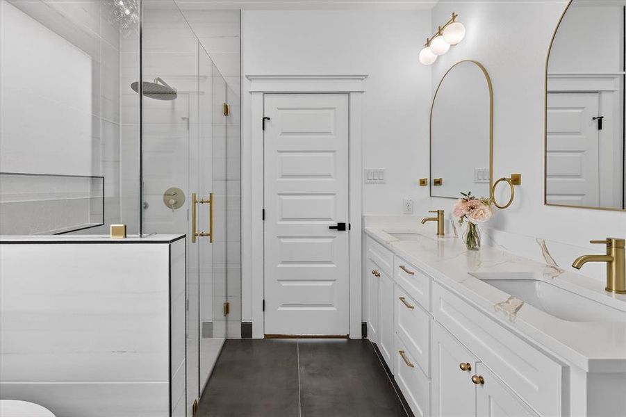 Furnished interior view inside a new home in , Haltom City (Image 16).