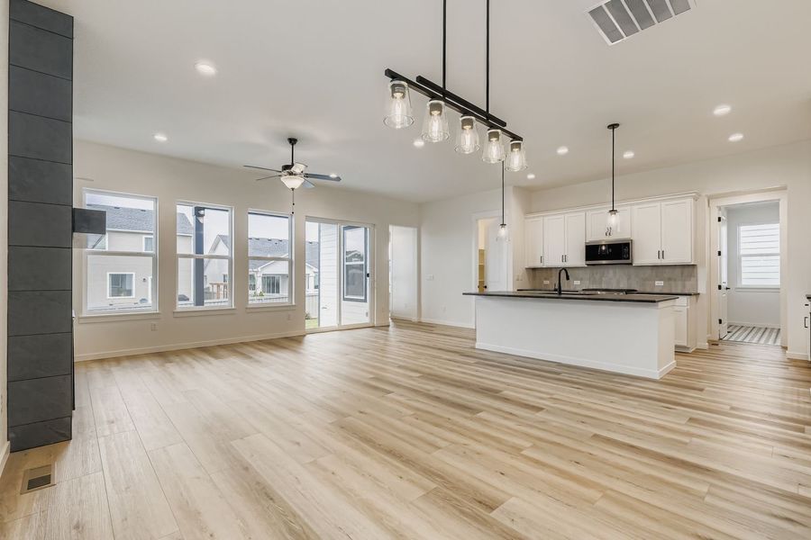 Spacious, unfurnished interior of a new home in Sterling Ranch Homestead 50s, Colorado Springs (Image 19).
