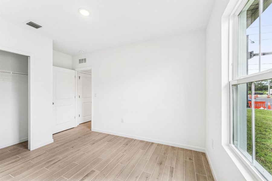 Spacious, unfurnished interior of a new home in , Port St. Lucie (Image 26).