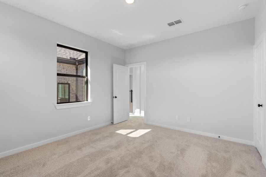 Spacious, unfurnished interior of a new home in Fulbrook on Fulshear Creek 60', Fulshear (Image 32). Spacious, unfurnished interior of a new home in Fulbrook on Fulshear Creek 60', Fulshear (Image 32).