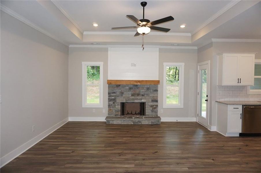 Spacious, unfurnished interior of a new home in , Dallas (Image 9).
