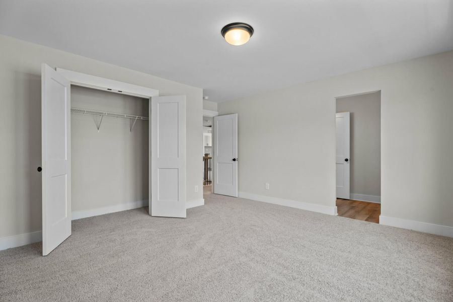 Spacious, unfurnished interior of a new home in Redland, Advance (Image 32).