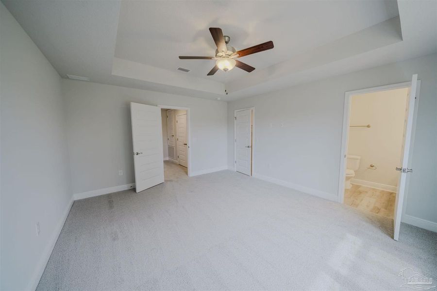 Spacious, unfurnished interior of a new home in Lexlee Estates, Pensacola (Image 9).