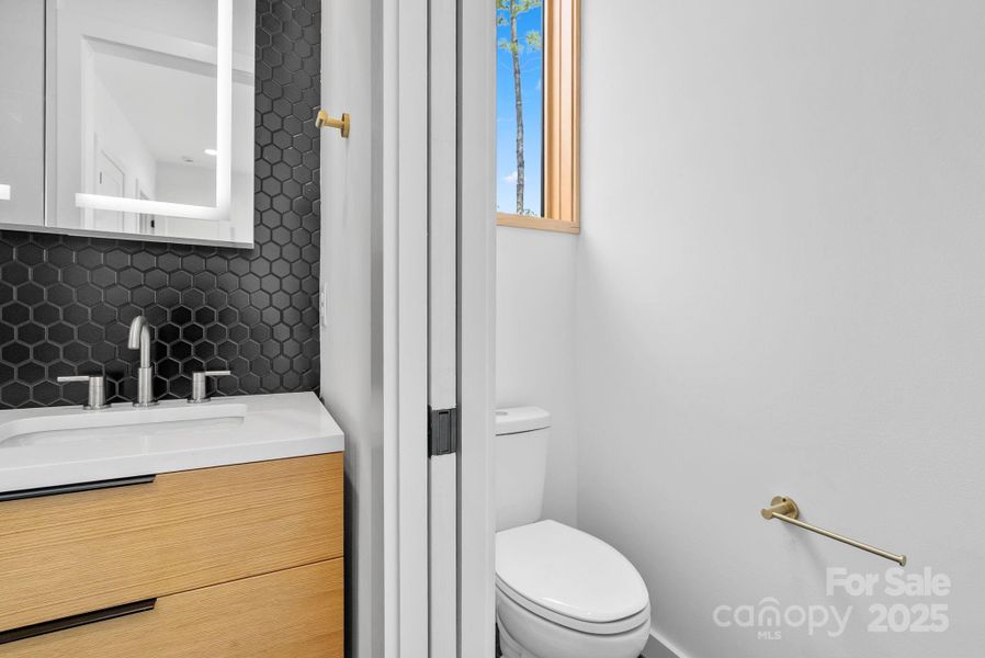 Image 38 of a home in .