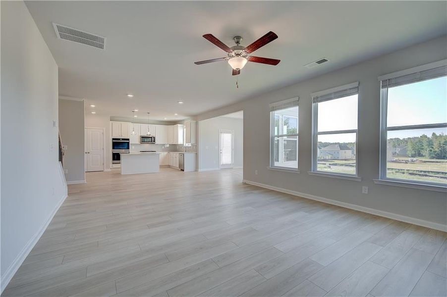 Spacious, unfurnished interior of a new home in Cooper Park, McDonough (Image 31).