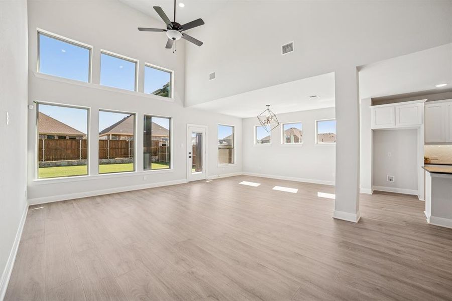 Spacious, unfurnished interior of a new home in Creekshaw – Classic, Royse City (Image 27). Spacious, unfurnished interior of a new home in Creekshaw – Classic, Royse City (Image 27).