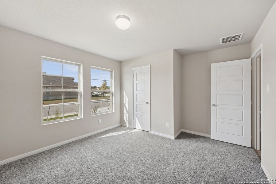 Spacious, unfurnished interior of a new home in Greenspoint Heights, Seguin (Image 22).