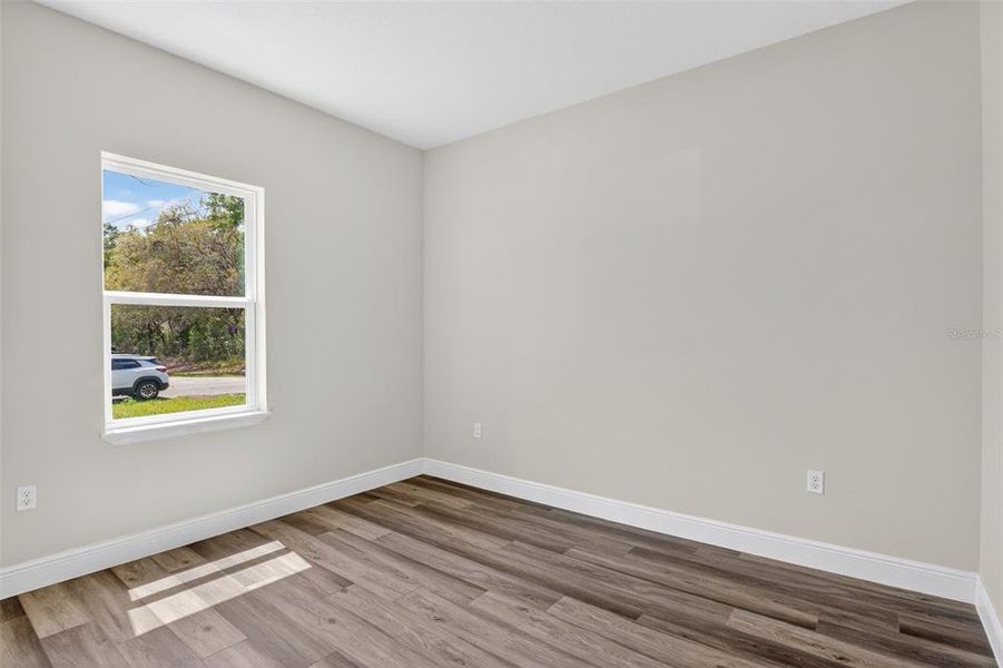 Spacious, unfurnished interior of a new home in , Citrus Springs (Image 21).