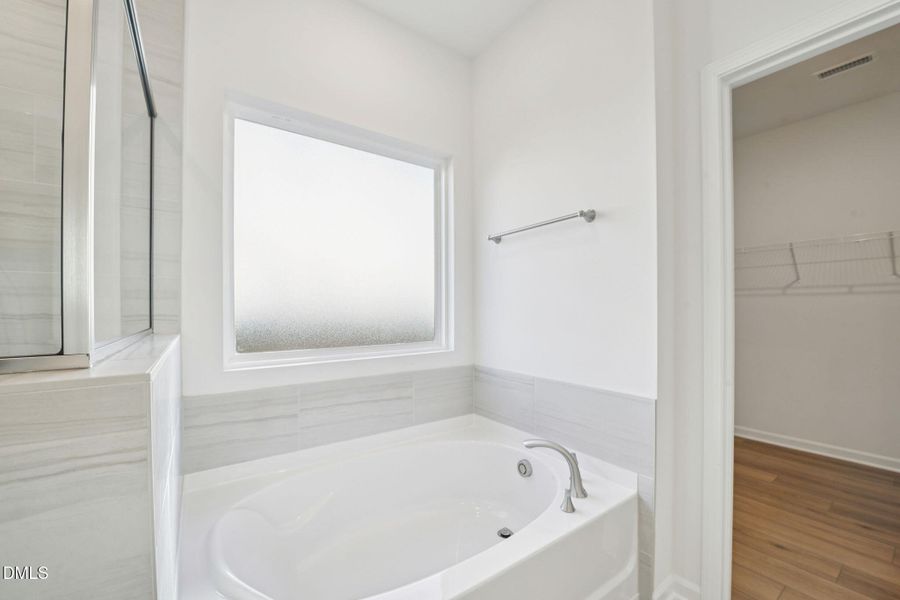 14 - Primary Bath
