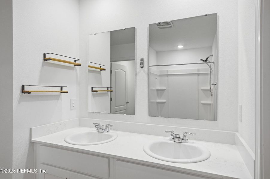 Image 36 of a home in .