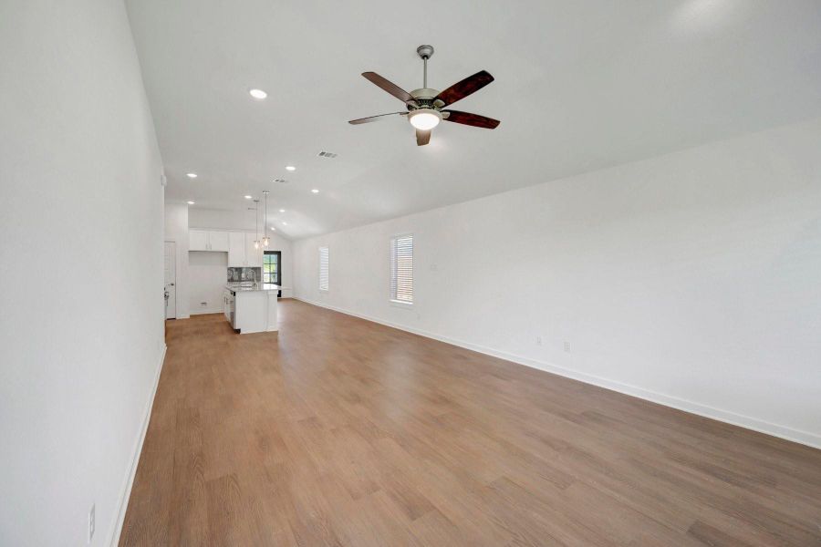 Spacious, unfurnished interior of a new home in Summerview, Fulshear (Image 23).