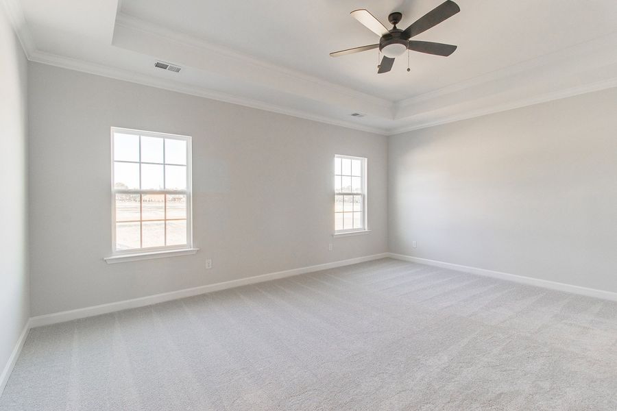 Spacious, unfurnished interior of a new home in Hendrix Farms, Lexington (Image 31).