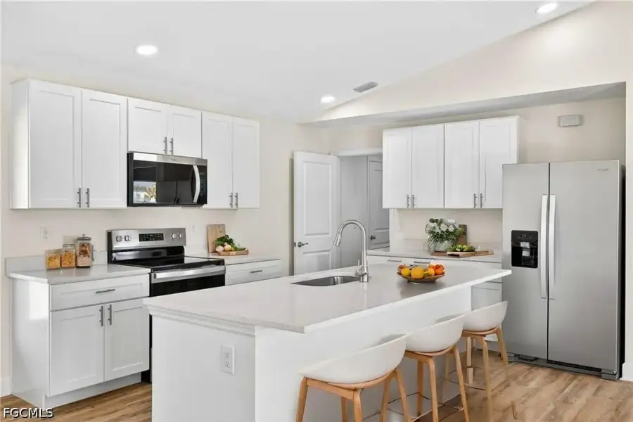 Furnished interior view inside a new home in Cape Coral, Cape Coral (Image 5).
