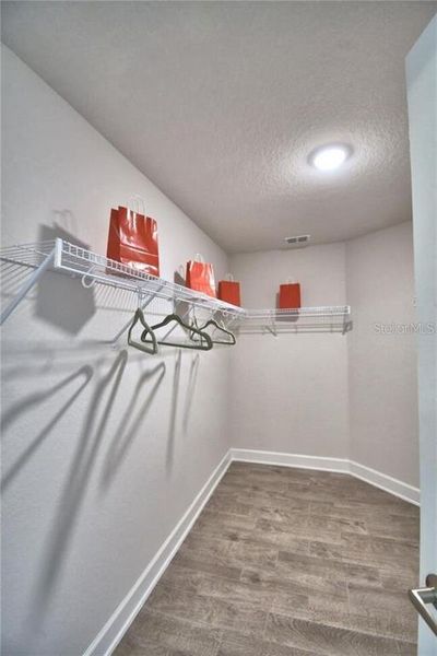 Spacious, unfurnished interior of a new home in , Ocala (Image 16).