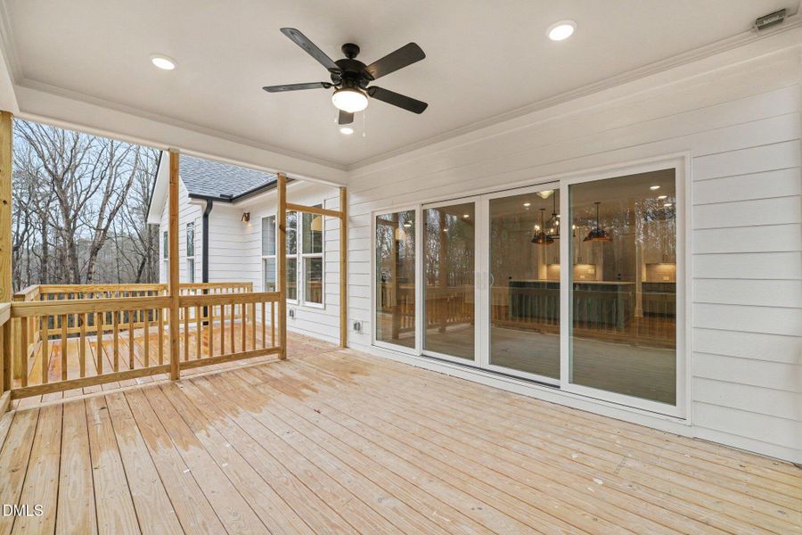 037_jam04968_480 037_jam04968_480